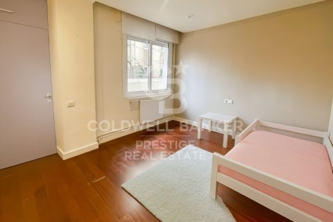 Apartamento de 3 dormitorios en venta en Barcelona, Cataluña, Spain № 7846 - foto 15