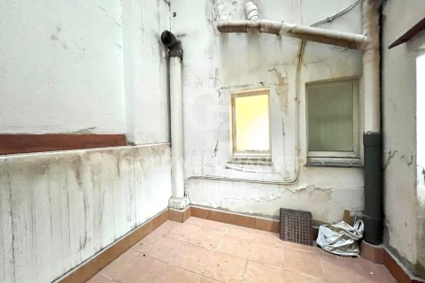 Apartamento de 5 dormitorios en venta en Barcelona, Cataluña, Spain № 7847 - foto 13