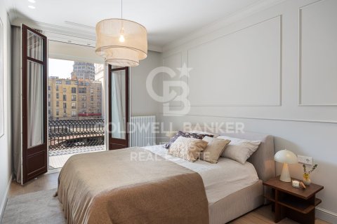 4 bedrooms apartment for sale in Barcelona, Catalonia, Spain № 7850 - photo 3