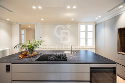 4 bedrooms apartment for sale in Barcelona, Catalonia, Spain № 7850 - photo 22