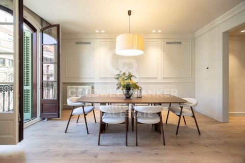4 bedrooms apartment for sale in Barcelona, Catalonia, Spain № 7850 - photo 25