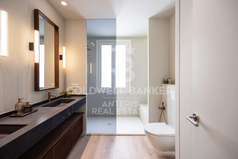 4 bedrooms apartment for sale in Barcelona, Catalonia, Spain № 7850 - photo 9