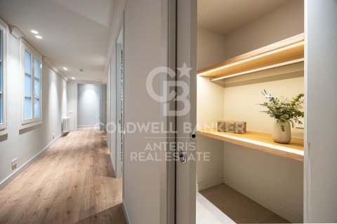 4 bedrooms apartment for sale in Barcelona, Catalonia, Spain № 7850 - photo 17