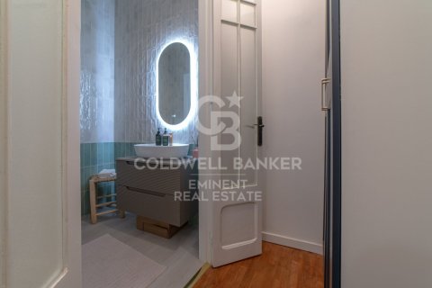 Apartamento de 3 dormitorios en venta en Barcelona, Cataluña, Spain № 7851 - foto 8