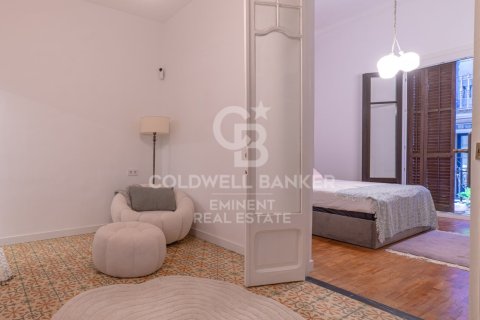 Apartamento de 3 dormitorios en venta en Barcelona, Cataluña, Spain № 7851 - foto 15