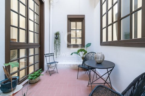 Apartamento de 3 dormitorios en venta en Barcelona, Cataluña, Spain № 7851