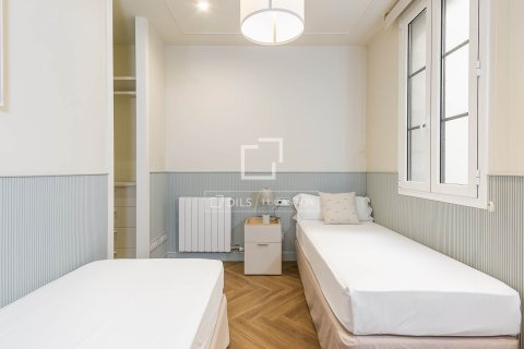 Apartamento de 3 dormitorios en venta en Barcelona, Cataluña, Spain № 7067 - foto 11