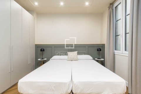 Apartamento de 3 dormitorios en venta en Barcelona, Cataluña, Spain № 7067 - foto 9
