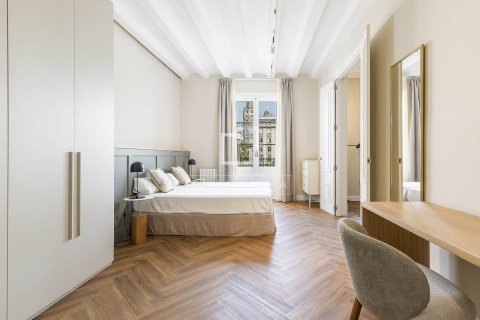 Apartamento de 3 dormitorios en venta en Barcelona, Cataluña, Spain № 7067 - foto 19