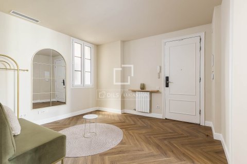 Apartamento de 3 dormitorios en venta en Barcelona, Cataluña, Spain № 7067 - foto 4