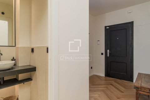 Apartamento de 2 dormitorios en venta en Barcelona, Cataluña, Spain № 7065 - foto 3