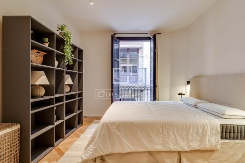 Apartamento de 2 dormitorios en venta en Barcelona, Cataluña, Spain № 7065 - foto 8