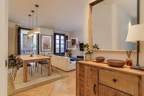 Apartamento de 2 dormitorios en venta en Barcelona, Cataluña, Spain № 7065 - foto 25