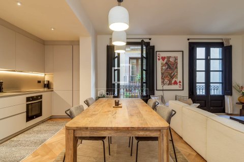 Apartamento de 2 dormitorios en venta en Barcelona, Cataluña, Spain № 7065 - foto 27