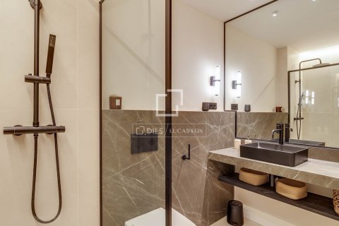 Apartamento de 2 dormitorios en venta en Barcelona, Cataluña, Spain № 7065 - foto 12