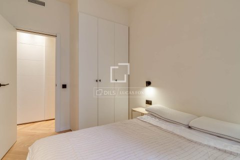 Apartamento de 2 dormitorios en venta en Barcelona, Cataluña, Spain № 7065 - foto 10