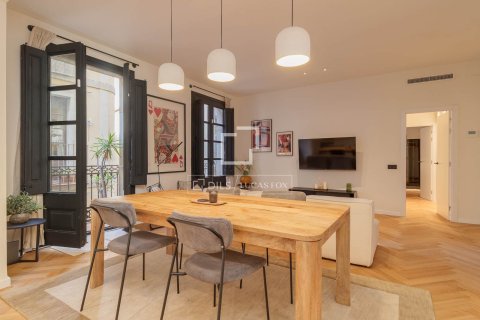Apartamento de 2 dormitorios en venta en Barcelona, Cataluña, Spain № 7065 - foto 17