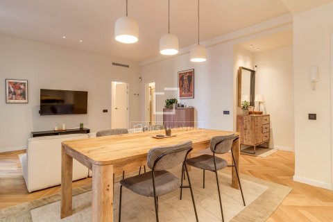 Apartamento de 2 dormitorios en venta en Barcelona, Cataluña, Spain № 7065 - foto 18