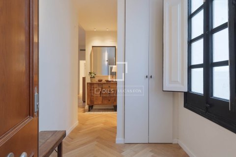 Apartamento de 2 dormitorios en venta en Barcelona, Cataluña, Spain № 7065 - foto 4