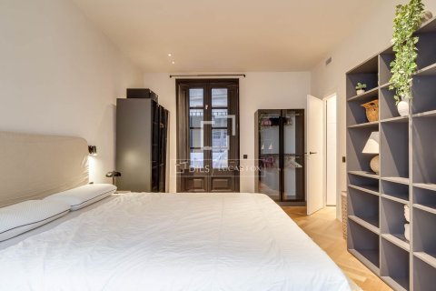 Apartamento de 2 dormitorios en venta en Barcelona, Cataluña, Spain № 7065 - foto 7