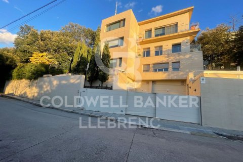 Сasa de 7 dormitorios en venta en Barcelona, Cataluña, Spain № 6072