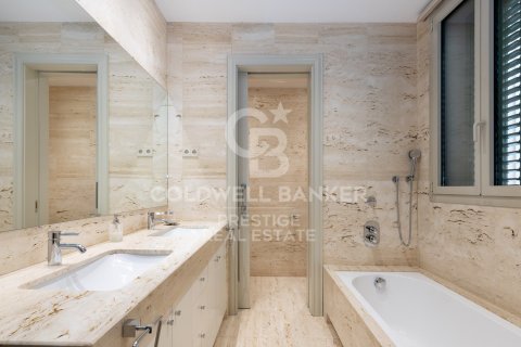 Купить квартиру в Барселона, Испания с 3 спальни, 226м², № 6071 - фото 16