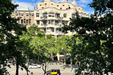 Купить квартиру в Барселона, Испания с 3 спальни, 226м², № 6071 - фото 3
