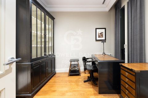 Купить квартиру в Барселона, Испания с 3 спальни, 226м², № 6071 - фото 18