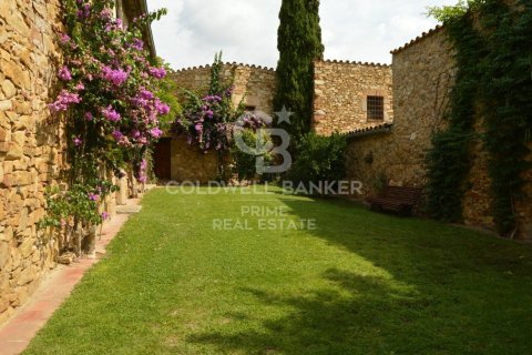 Сasa de 7 dormitorios en venta en Caldes de Malavella, Gerona, Cataluña, Spain № 6066 - foto 4