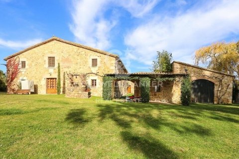 Сasa de 7 dormitorios en venta en Caldes de Malavella, Gerona, Cataluña, Spain № 6066 - foto 2