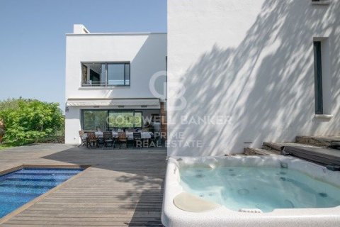 Купить виллу в Бегур, Испания с 5 спален, 348м², № 6067 - фото 1