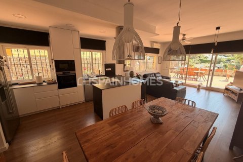 Villa de 4 dormitorios en venta en Sitges, Barcelona, Cataluña, Spain № 6838 - foto 19