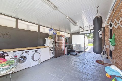 Villa de 4 dormitorios en venta en Vilanova i la Geltrú, Barcelona, Cataluña, Spain № 3844 - foto 9