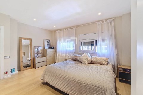 Villa de 4 dormitorios en venta en Vilanova i la Geltrú, Barcelona, Cataluña, Spain № 3844 - foto 16