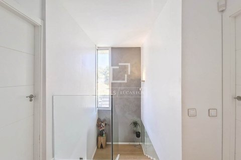 Villa de 4 dormitorios en venta en Vilanova i la Geltrú, Barcelona, Cataluña, Spain № 3844 - foto 14