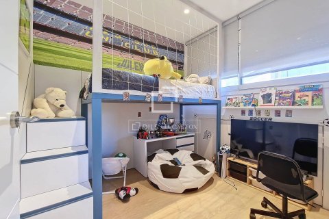 Villa de 4 dormitorios en venta en Vilanova i la Geltrú, Barcelona, Cataluña, Spain № 3844 - foto 21