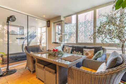 Apartamento de 6 dormitorios en venta en Barcelona, Cataluña, Spain № 3846 - foto 27