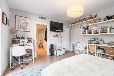 Apartamento de 6 dormitorios en venta en Barcelona, Cataluña, Spain № 3846 - foto 10