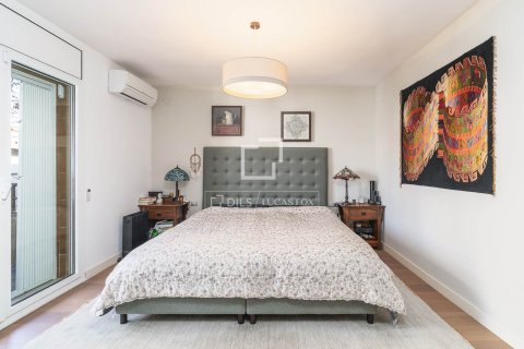 Apartamento de 6 dormitorios en venta en Barcelona, Cataluña, Spain № 3846 - foto 25