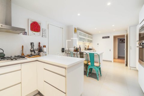 Apartamento de 6 dormitorios en venta en Barcelona, Cataluña, Spain № 3846 - foto 7