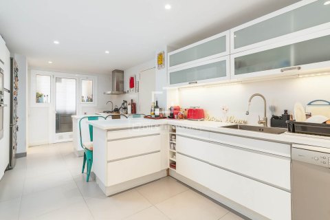 Apartamento de 6 dormitorios en venta en Barcelona, Cataluña, Spain № 3846 - foto 6