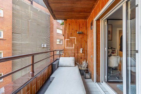 Apartamento de 6 dormitorios en venta en Barcelona, Cataluña, Spain № 3846 - foto 15