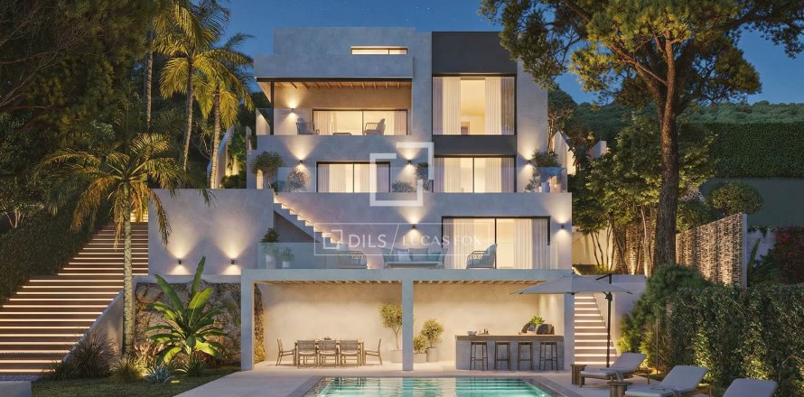 Villa de 4 dormitorios en venta en Arenys de Mar, Barcelona, Cataluña, Spain № 3845