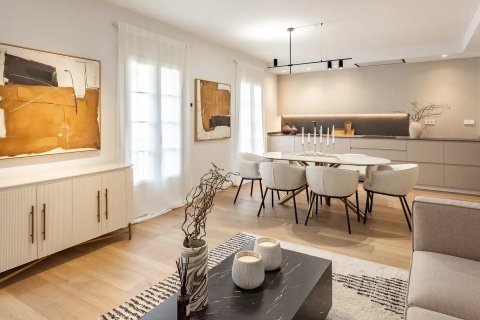 Apartamento de 3 dormitorios en venta en Barcelona, Cataluña, Spain № 1067