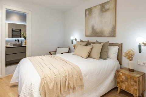 Apartamento de 3 dormitorios en venta en Barcelona, Cataluña, Spain № 1067 - foto 8