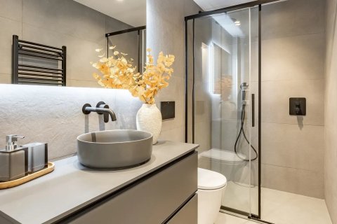 Apartamento de 3 dormitorios en venta en Barcelona, Cataluña, Spain № 1067 - foto 17