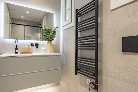 Apartamento de 3 dormitorios en venta en Barcelona, Cataluña, Spain № 1067 - foto 12