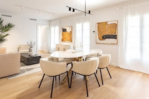 Apartamento de 3 dormitorios en venta en Barcelona, Cataluña, Spain № 1067 - foto 5