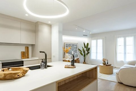 Apartamento de 3 dormitorios en venta en Barcelona, Cataluña, Spain № 1067 - foto 6