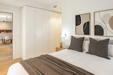 Apartamento de 3 dormitorios en venta en Barcelona, Cataluña, Spain № 1067 - foto 15